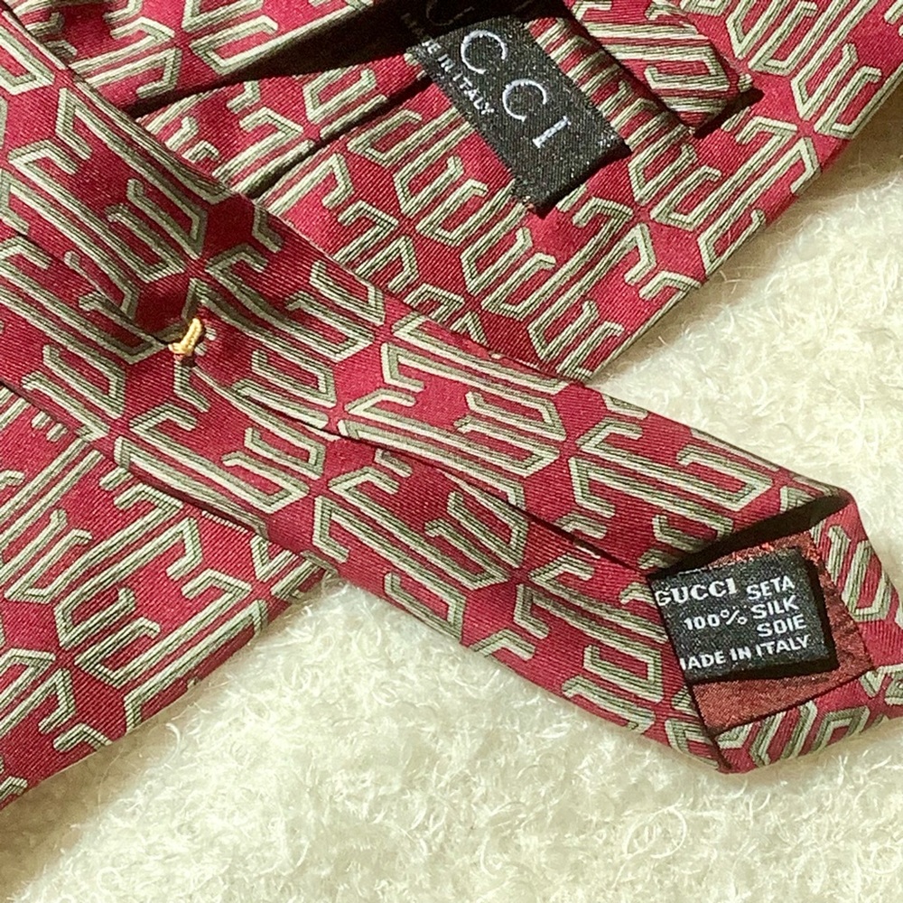 Gucci Vintage Silk Tie Red Interlocking G Logo Geometric Pattern Made in Italy - Picture 7 of 16
